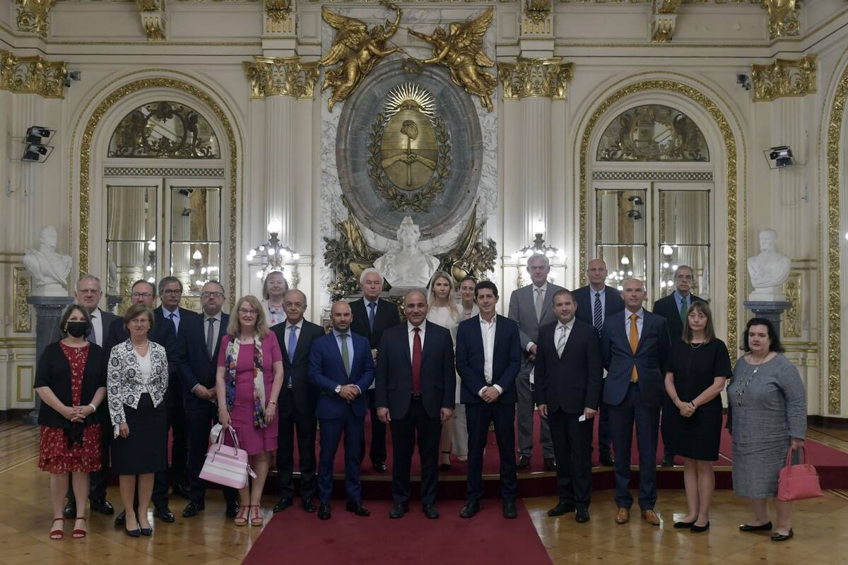 Juan Manzur, Eduardo de Pedro y Matías Kulfas, en un encuentro reciente con embajadores de la Unión Europea.