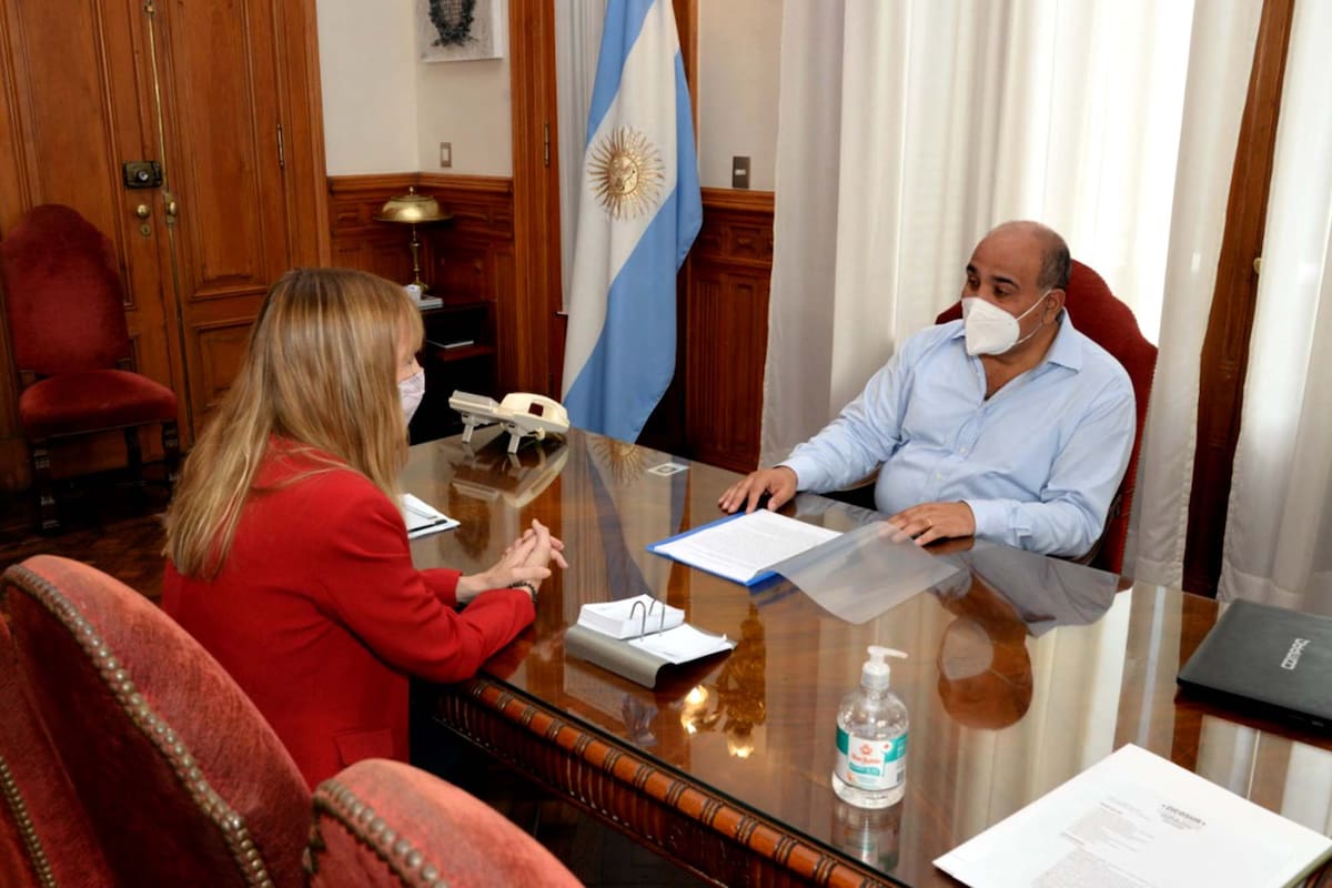 Juan Manzur junto a la futura Secretaria de Acceso a la Salud de la Nación, la Dra. Sandra Tirado