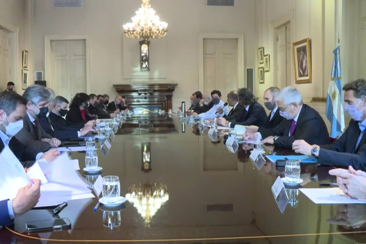 Juan Manzur se reunió por primera vez con el Gabinete