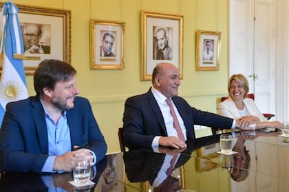 Juan Manzur y Leonardo Santoro se reunieron con los gremios y empresarios vinculados al servicio de taxis en la Ciudad de Buenos Aires