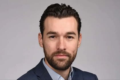 Juan Marino: “Solíamos refugiarnos en el ‘ver para creer’ pero ya no más. Tal vez el mayor desafío radica en cultivar el pensamiento crítico para discernir y convivir con realidades artificiales que pueden servir para entretener, informar, educar, o para todo lo contrario"
