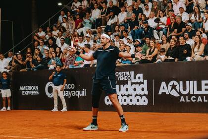 Juan Martín del Potro jugó y disfrutó de una exhibición con el ecuatoriano Nicolás Lapentti, en Guayaquil