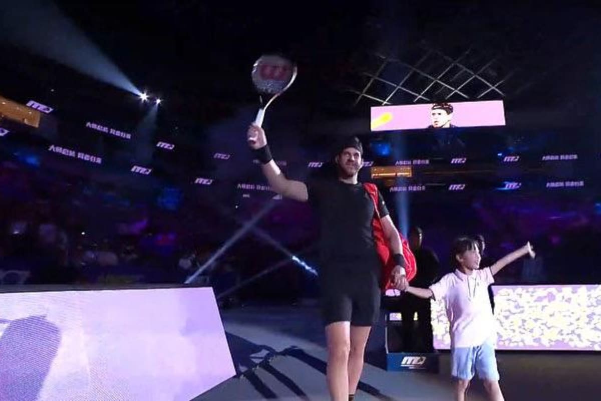 Juan Martín del Potro volvió a jugar un partido después de 499 días: lo hizo durante un dobles de exhibición en China, junto con Moya, Safin y Ferrer