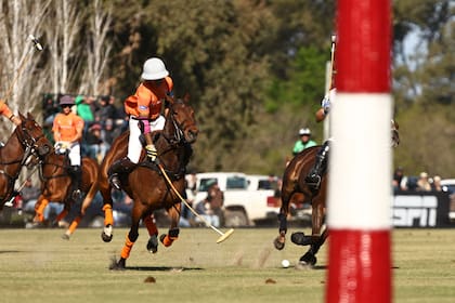 Juan Martín Nero, de Las Monjitas, en el duelo frente a La Ensenada