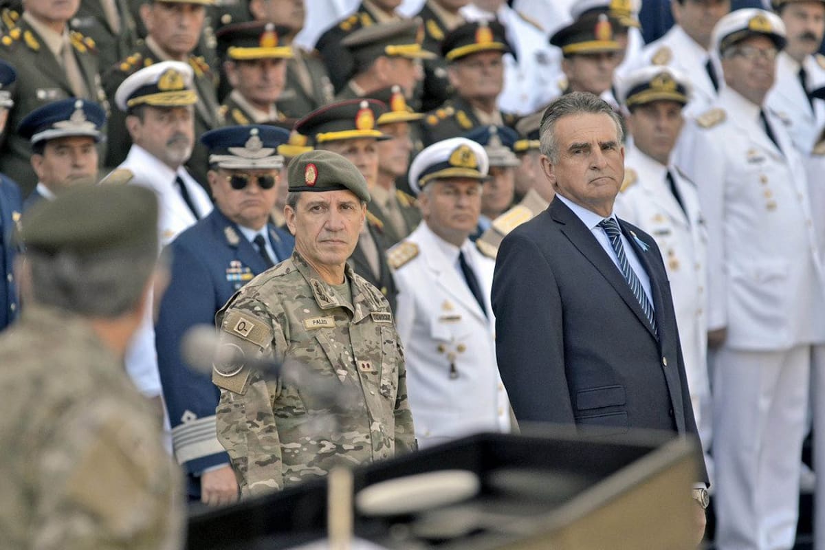 Juan Martín paleo, jefe del Estado Mayor Conjunto de las Fuerzas Armadas y Agustín Rossi