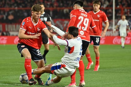 Juan Miguel Arrayago lucha con Alexis Cuello