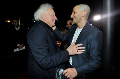 Juan Minujín no quiso perderse el cumpleaños de Guillermo Coppola en Tequila