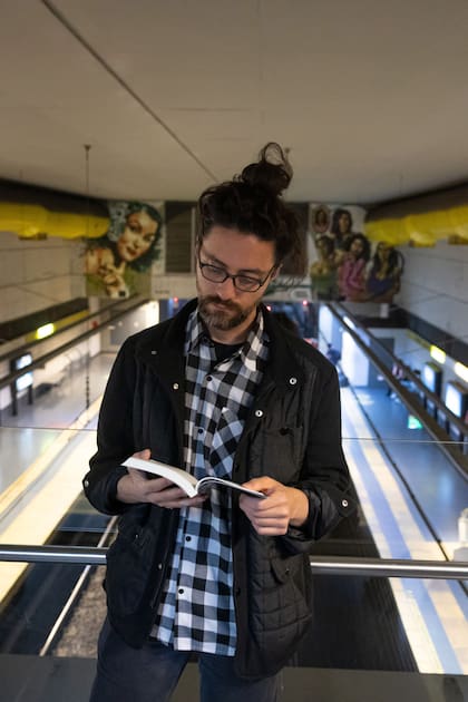 Juan Olivares en el evento de lectores organizado por la organización Por qué leer