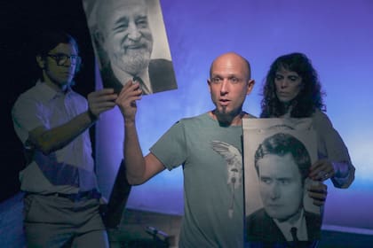 Juan Pablo Gómez durante los ensayos de Un domingo en familia