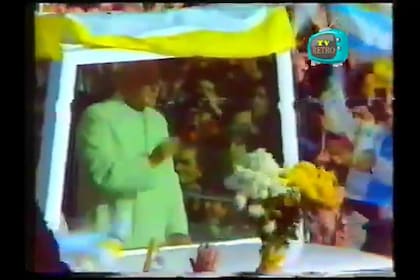 Juan Pablo II llega a dar la misa al Monumento de los Españoles en 1982 -TV Retro