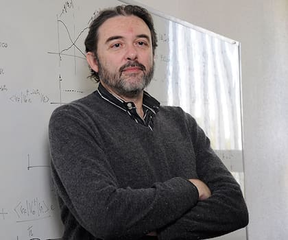 Juan Pablo Paz, investigador argentino multipremiado, se entusiasma con las posibilidades de la física cuántica aplicada a nuestra vida pero advierte sobre el peligro de quitarle apoyo a la ciencia.