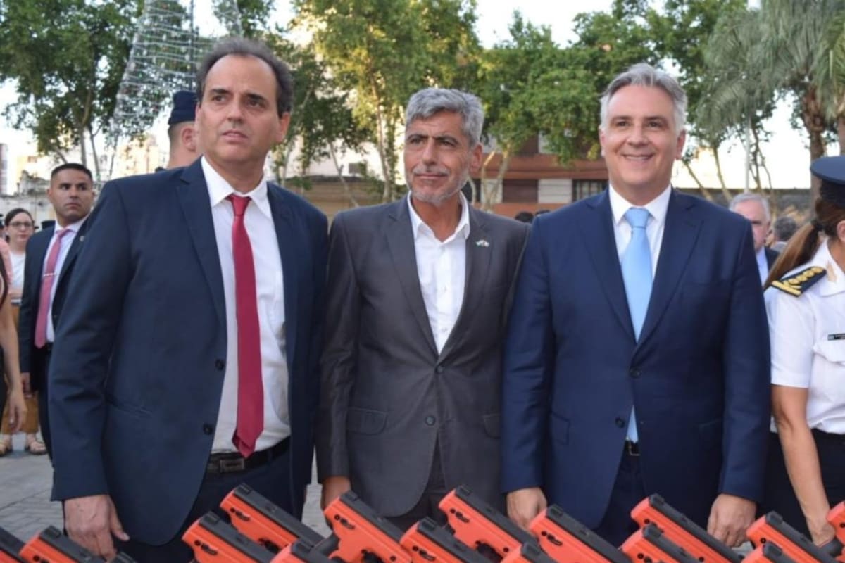 Juan Pablo Quinteros y Martín Llaryora, junto al intendente de Río, Cuarta Juan Manuel Llamosas (izquierda)