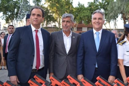 Juan Pablo Quinteros y Martín Llaryora, junto al intendente de Río, Cuarta Juan Manuel Llamosas (izquierda)