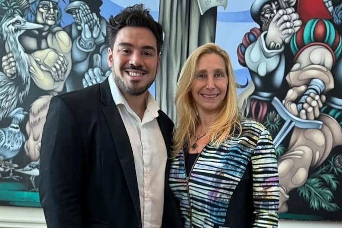 Juan Pablo Scalese, junto Karina Milei