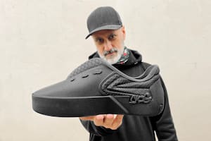Es argentino y diseña zapatillas que se hacen con una impresora 3D y se venden en todo el mundo