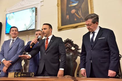Juan Pablo Valdés, al jurar esta tarde como nuevo gobernador de Corrientes
