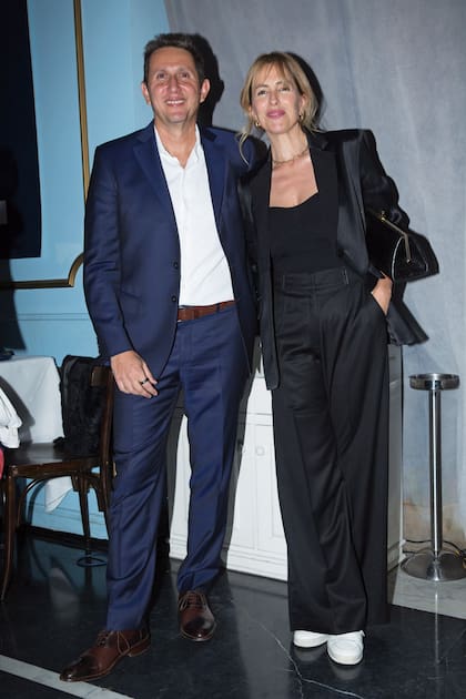 Juan Pablo Varsky y Lala Bruzoni (cancherísima con traje y sneakers). Consultados sobre su hija menor, Lupe, de un año, la creadora de The Gelatina respondió, divertida: “Nos tiene encantados, te diría que es la jefa de la casa”.