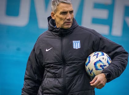 Juan Pablo Vojvoda, DT de Racing, y una transición complicada luego de la salida de Gustavo Costas