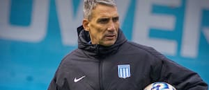 Vojvoda admitió que quería seguir en Racing y que la decisión de suspender la conferencia fue de los dirigentes