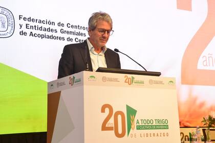 Juan Pazo mientras hablaba para los productores, empresarios y técnicos del sector agropecuario