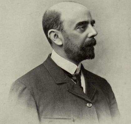 Juan Ramón Fernández le da nombre al establecimiento.