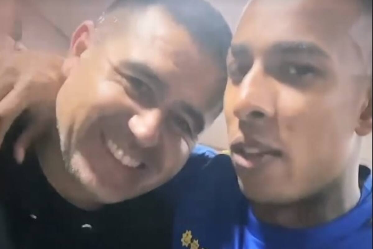 Juan Román Riquelme y Sebastián Villa anoche, después de que Boca se consagrara campeón en Córdoba