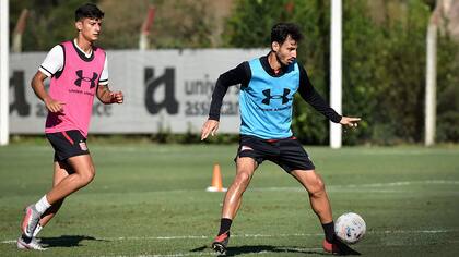 Juan Sánchez Miño jugaría este domingo como volante por la izquierda en el esquema 4-4-2 de Zielinski