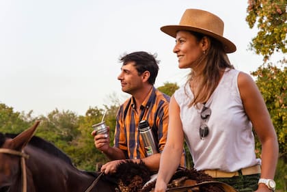 Juan Scaraffia y Patricia Camaño, los anfitriones de La Dorada.