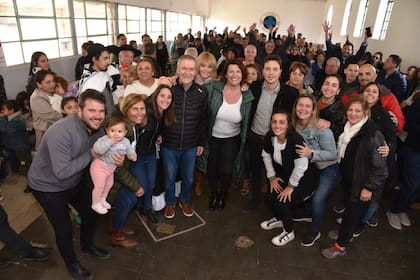 Juan Schiaretti acompañó a su candidata en Marcos Juárez, Verónica Crescente