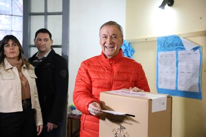 Juan Schiaretti, al votar en las elecciones de Córdoba capital, el domingo