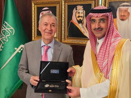 Juan Schiaretti de gira en Arabia Saudita