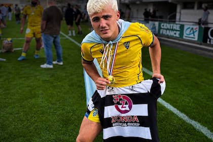 Juan Segundo Montilla nació en San Juan, emigró a Valencia a los 14 años y ahora, a los 19, ya debutó en el francés Top 14; el apertura es otro buen proyecto en el exterior.