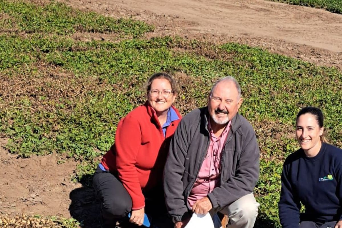 Juan Soave, a los 71 años, sigue con su familia en el criadero El Carmen