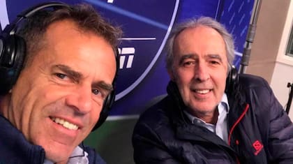 Juan Szafrán con Daniel Orsanic, uno de sus compañeros de las transmisiones en ESPN