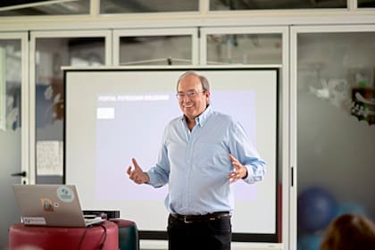 Juan Thomas es el creador de la Fundación Potenciar Solidario, una organización que fortalece y articula el trabajo de más de 500 ONGs