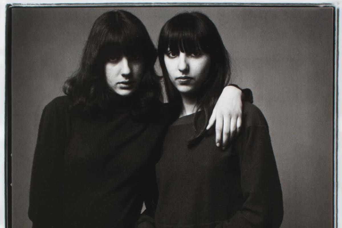 Juan Travnik, Sisi y Gabi, de la serie Jóvenes adolescentes, 1980