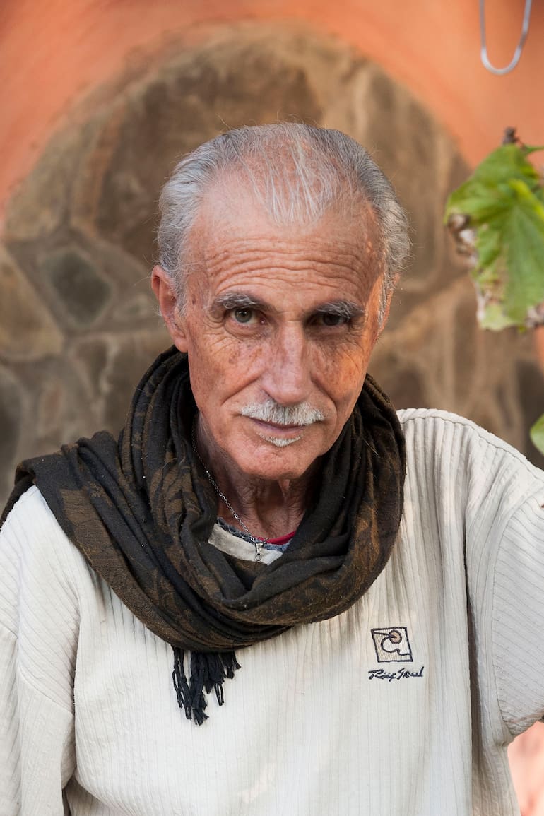 Juan Vitali en su casa de Don Torcuato