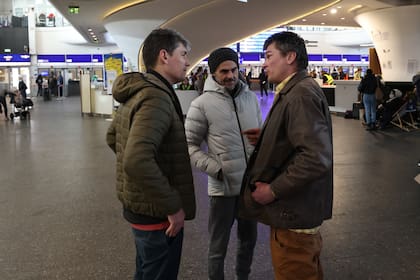 Juan y Alberto manejaron desde Bilbao a Varsovia para rescatar refugiados