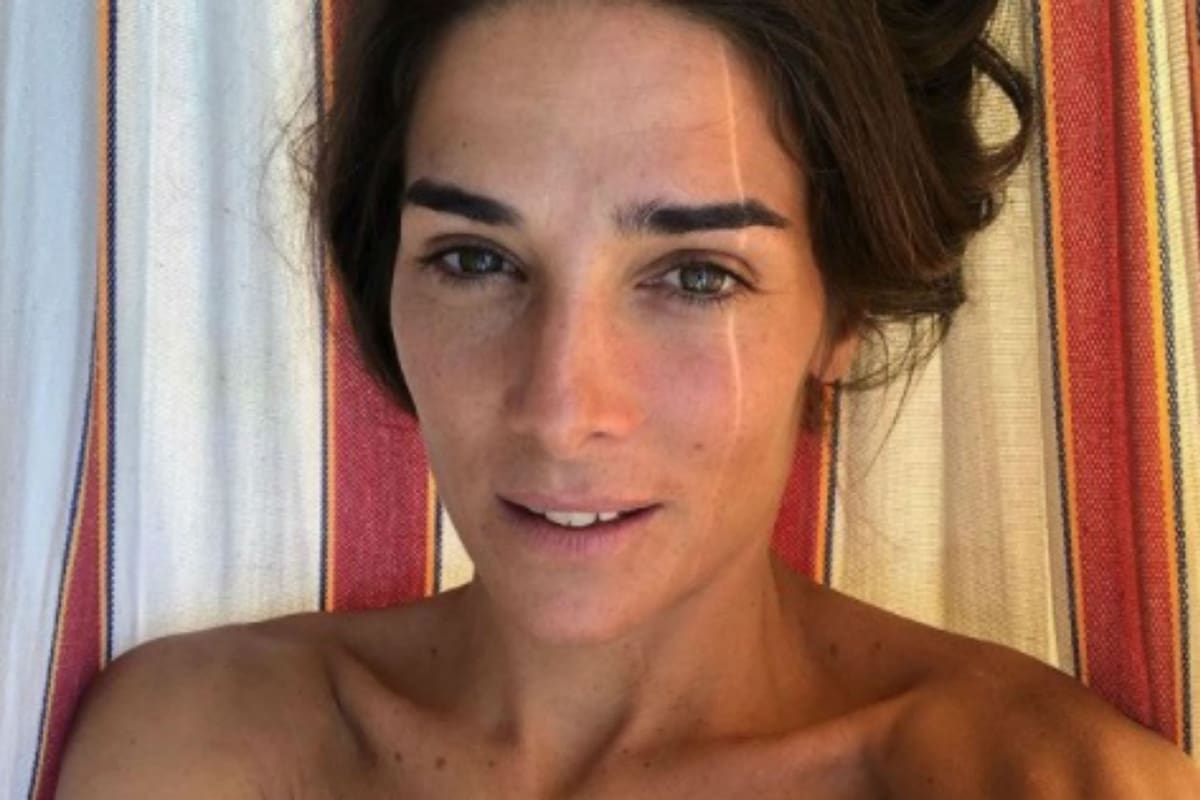 Juana Viale compartió una seguidilla de fotos en su cuenta de Instagram con un bellísimo look
