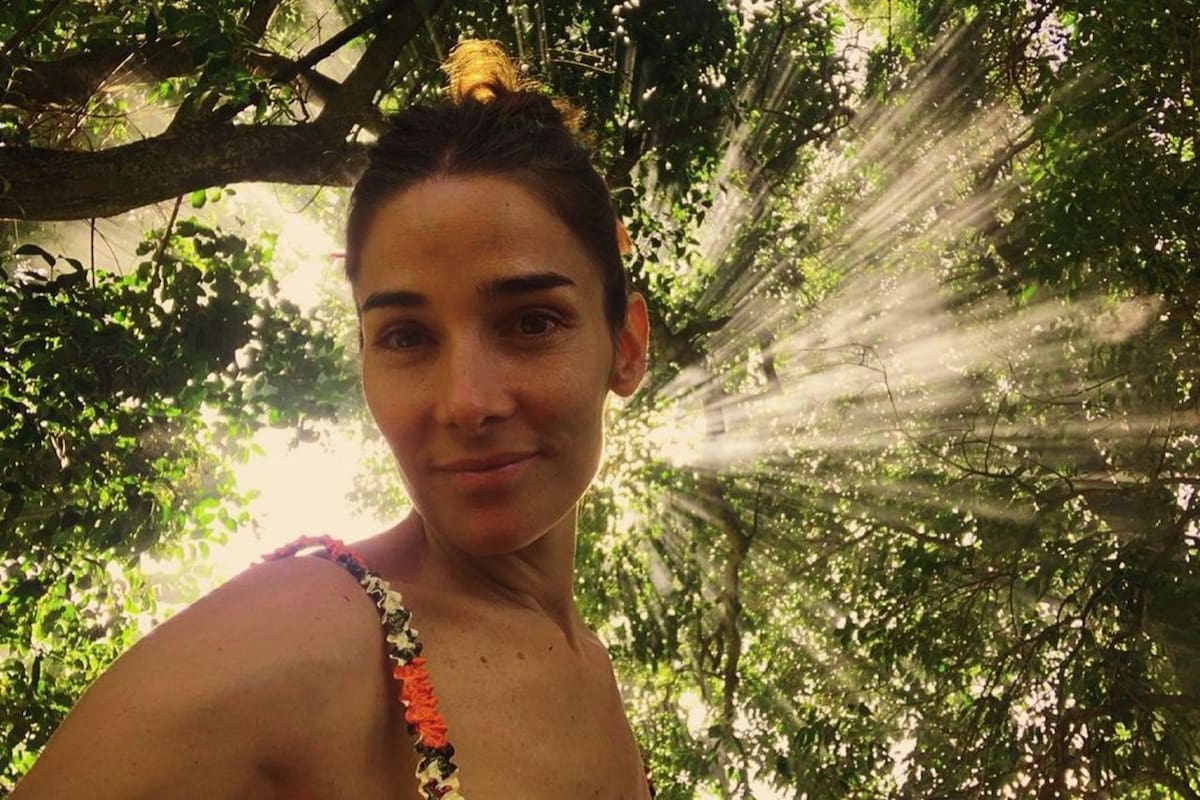 Juana Viale contó en La Mesa de Mirtha que perdió el celular y decidió dejar pasar unos meses antes de comprar uno nuevo para "desintoxicarse".