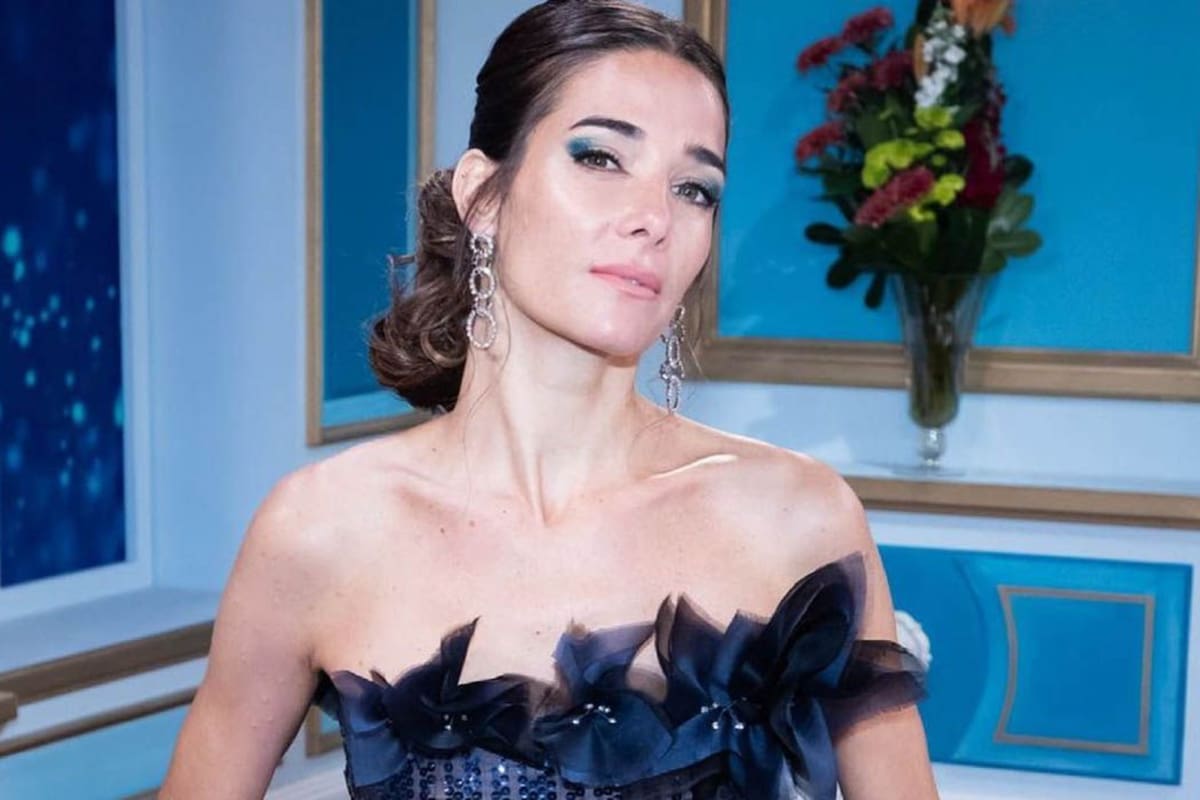 Juana Viale, despampanante para presentar La noche de Mirtha