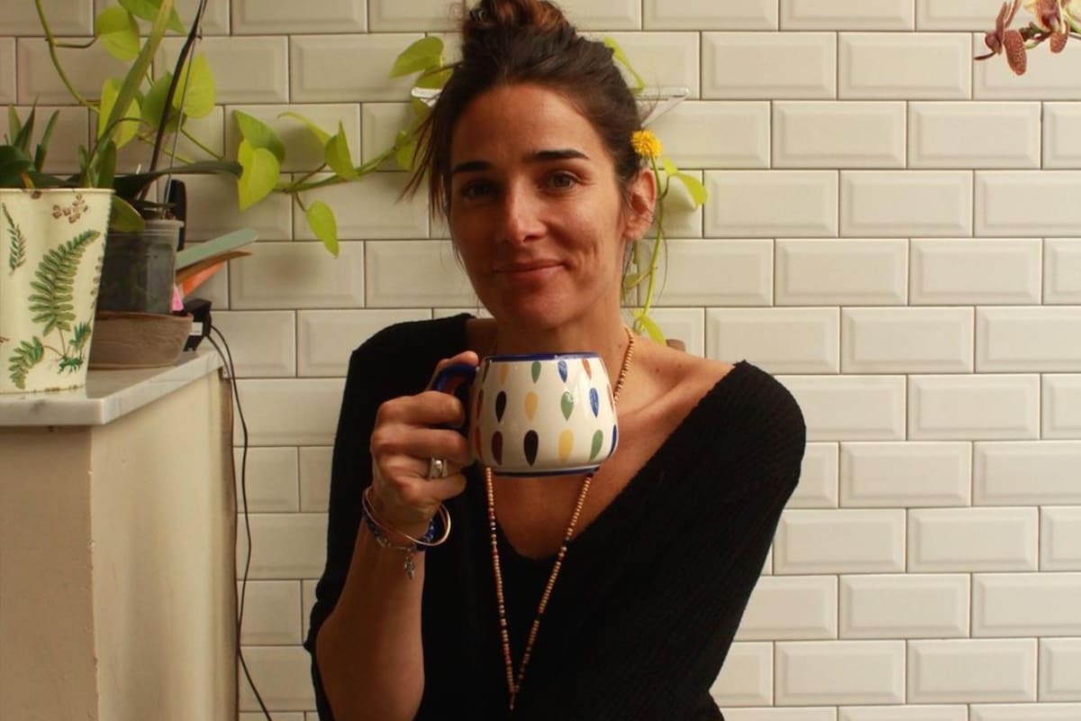 Juana Viale ofreció otro vivo de cocina culinaria desde la cocina de su casa, junto al chef Ernesto Vivian (Instagram)