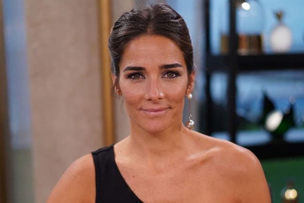 Juana Viale se divide entre la conducción de La Mesa de Mirtha y la de su moto de alta cilindrada.