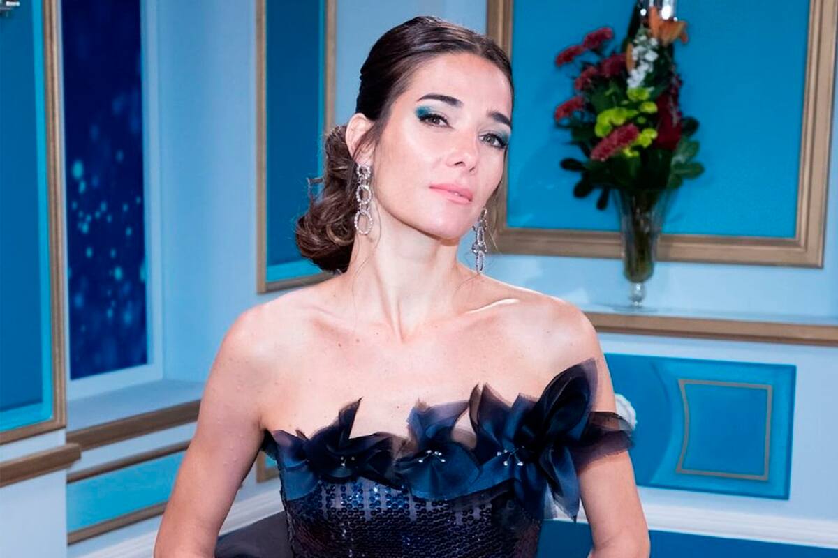 Juana Viale se retrató en un día a puro sol y mar, mientras pasea con su pareja y su hija Ámbar de Benedictis