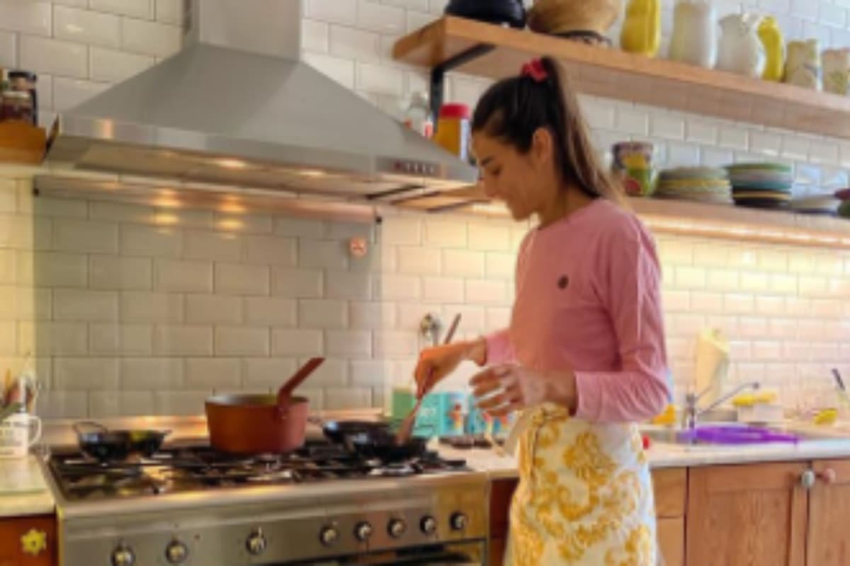 Juana Viale sorprendió con una curiosa receta oriental que preparó para degustar durante el fin de semana