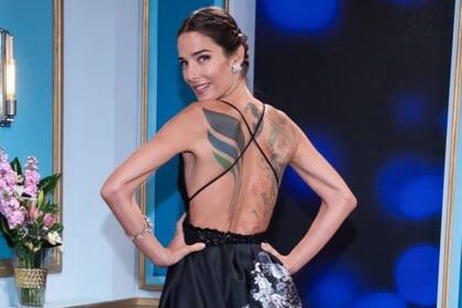 Juana Viale vestida por Gino Bogani para la noche de Mirtha Legrand (eltrece) (Crédito: Instagram/@MirthaLegrand)