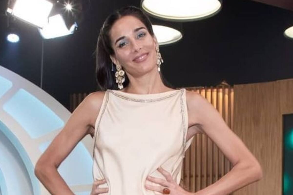 Juana Viale vistió un conjunto de crepe satén en Almorzando con Mirtha Legrand