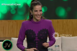 Juana Viale vivió un momento incómodo en Almorzando con Mirtha Legrand cuando contó un secreto pensando que su micrófono estaba cerrado