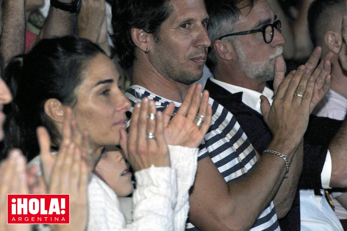 Juana y Agustín en la platea aplaudiendo a los actores de "Made in Lanús".