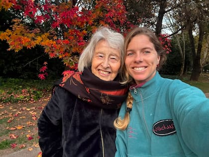 Juana y su abuela tienen 67 años de diferencia y hacen contenido para redes juntas